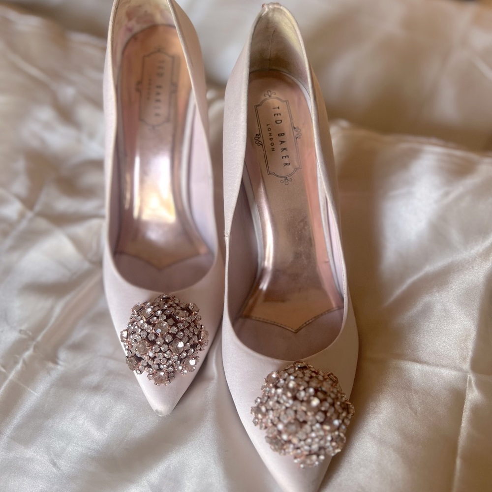 Ted Baker Pink Satin Pump with Rose Gold Embellishment Size 40